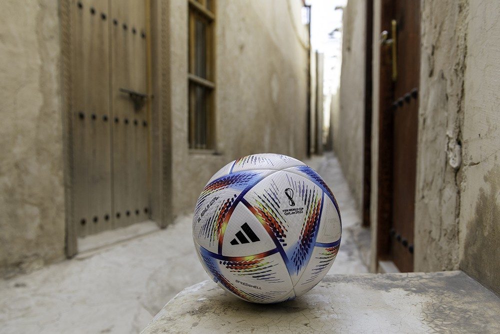 WK 2022 bal op straat